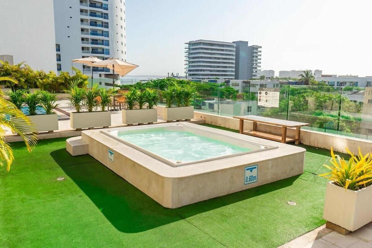 Apartamento Sunset Studio, Sea Balcony, Piscina, 5-min Airport *