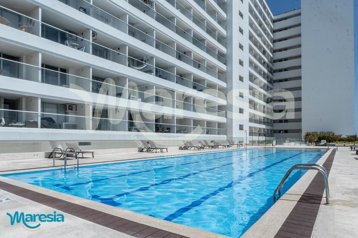 Apartamento Sunset Studio, Sea Balcony, Piscina, 5-min Airport