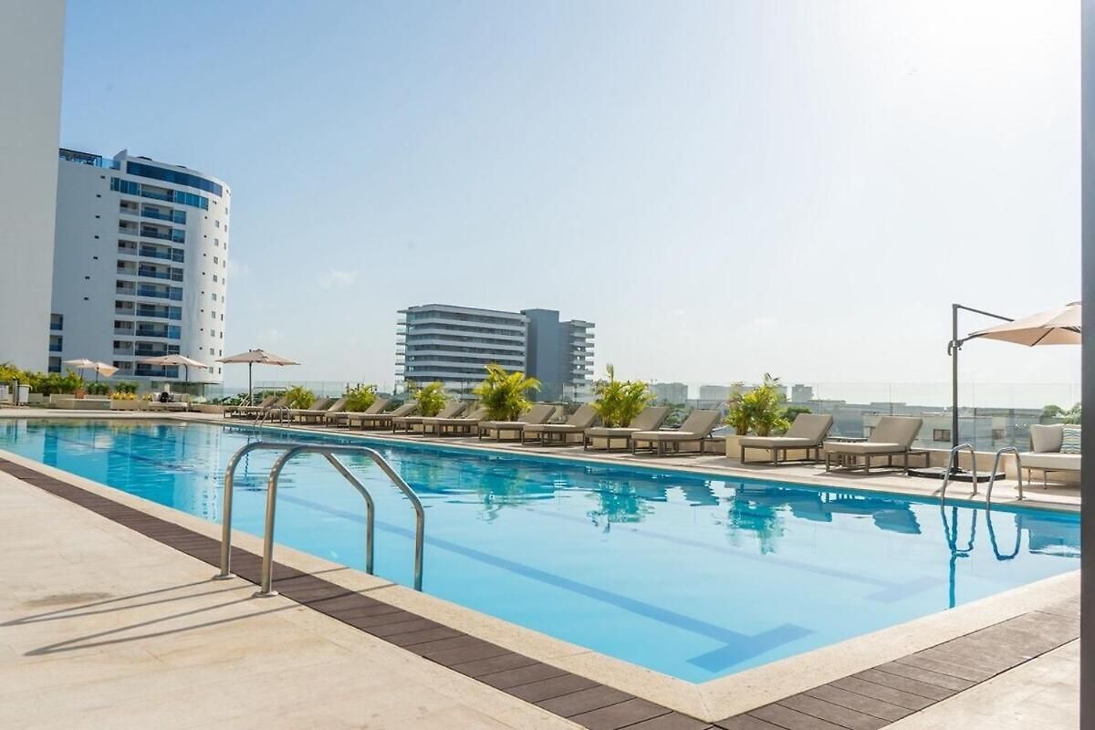 Apartamento Sunset Studio, Sea Balcony, Piscina, 5-min Airport