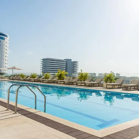 Apartamento Sunset Studio, Sea Balcony, Piscina, 5-min Airport